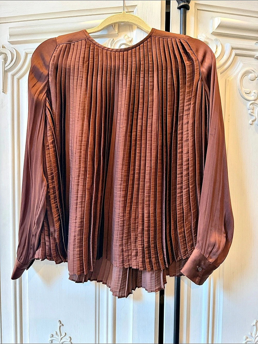 Banana Republic Pleated Long Sleeve Blouse in Brown Size Small Like New